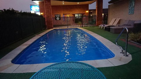 Adelong Motel - Accommodation Sunshine Coast 2