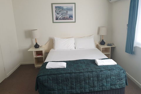 Earls Court Motor Inn - Accommodation Sunshine Coast 5