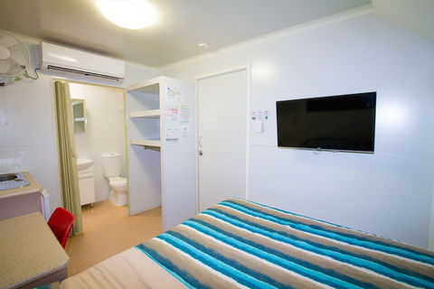 Ned Kelly's Motel - Accommodation Sunshine Coast 4