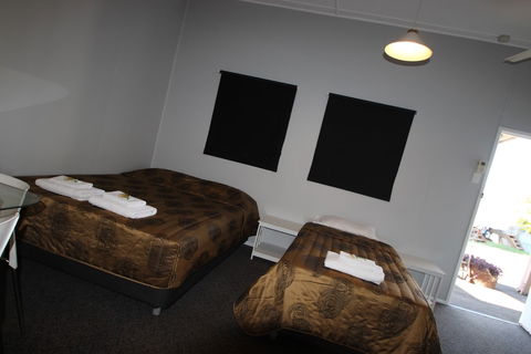 Ned Kelly's Motel - Accommodation Sunshine Coast 5