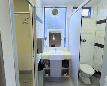 Deakin Geelong Units - Accommodation Sunshine Coast 5