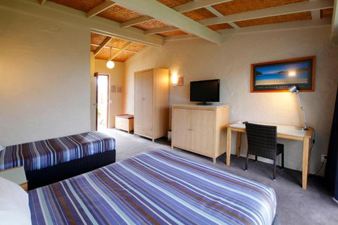 Torquay Hotel / Motel - Accommodation Sunshine Coast 3