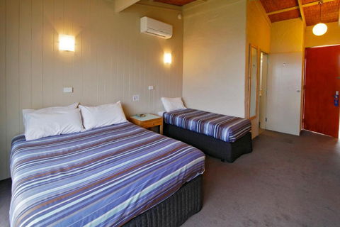 Torquay Hotel / Motel - Accommodation Sunshine Coast 2