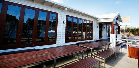 Torquay Hotel / Motel - Accommodation Sunshine Coast 4