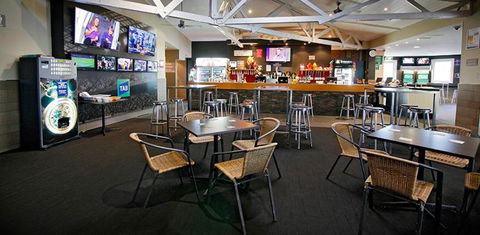 Torquay Hotel / Motel - Accommodation Sunshine Coast 6