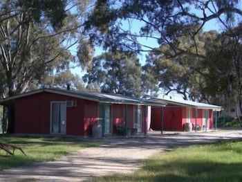 Clare Valley Cabins - Accommodation Sunshine Coast 2