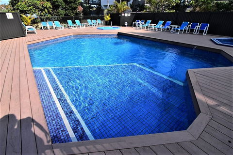 Aloha Apartments - Accommodation Sunshine Coast 2