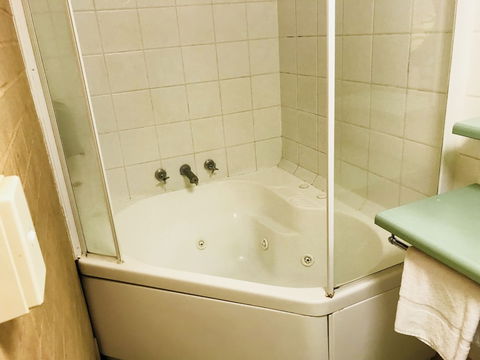 Shamrock Hotel Motel - Accommodation Sunshine Coast 4