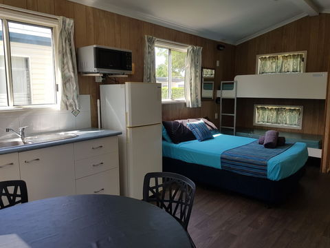 Harbour Lights Tourist Park - Accommodation Sunshine Coast 4