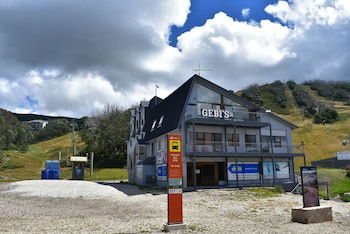 Gebi's Apartments Falls Creek - Accommodation Sunshine Coast 0