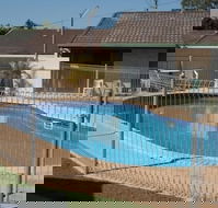 Gladstone Village Motel - Accommodation Sunshine Coast