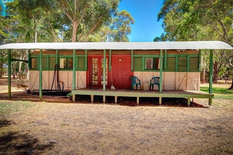 Dunsborough Rail Carriages & Farm Cottages - Accommodation Sunshine Coast 6