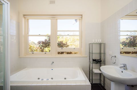 Longview Vineyard - Accommodation Sunshine Coast 3