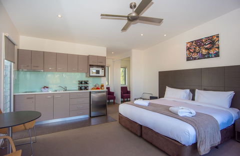 Longview Vineyard - Accommodation Sunshine Coast 0
