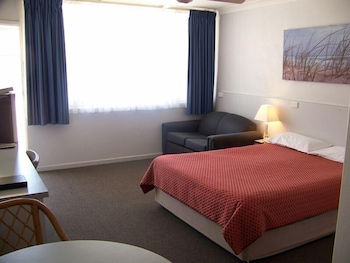 Beach Motel Woolgoolga - Accommodation Sunshine Coast 2