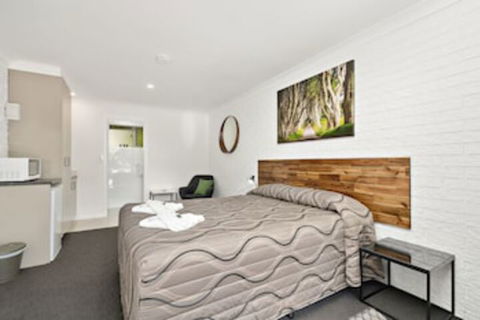 Beachmere Palms Motel - Accommodation Sunshine Coast 0