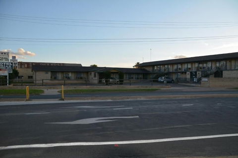 Adrian Motel - Accommodation Sunshine Coast 2