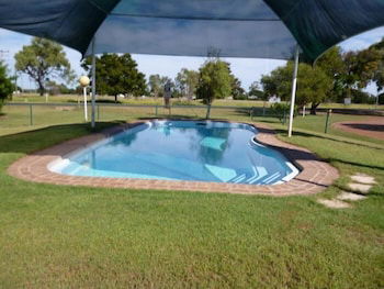 Landsborough Lodge Motel - Accommodation Sunshine Coast 1