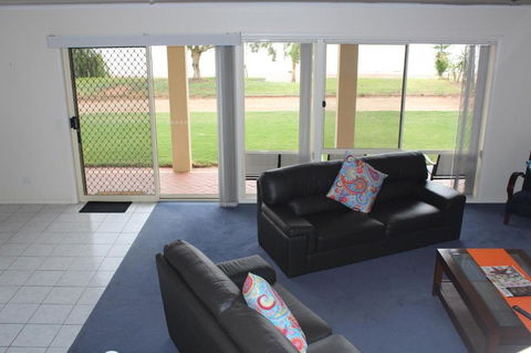 Lake Boga Waterfront Holiday House - Accommodation Sunshine Coast 5