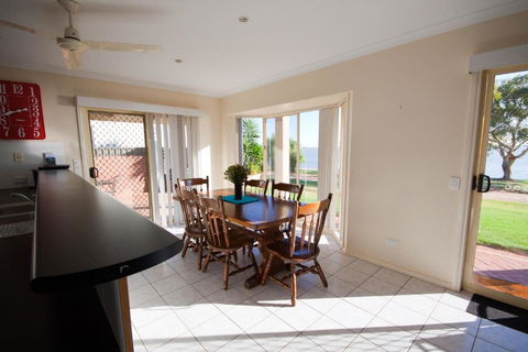 Lake Boga Waterfront Holiday House - Accommodation Sunshine Coast 1