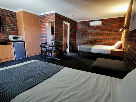 Townhouse Motor Inn - Accommodation Sunshine Coast 6