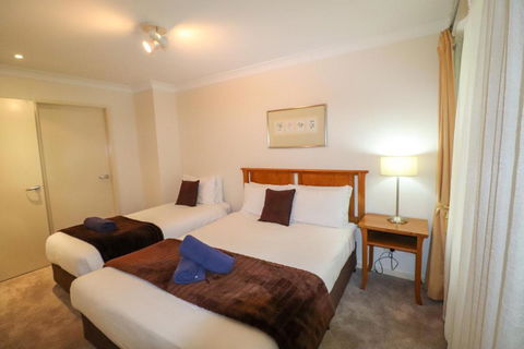 Dollarbird Treetops Townhouse - Accommodation Sunshine Coast 3