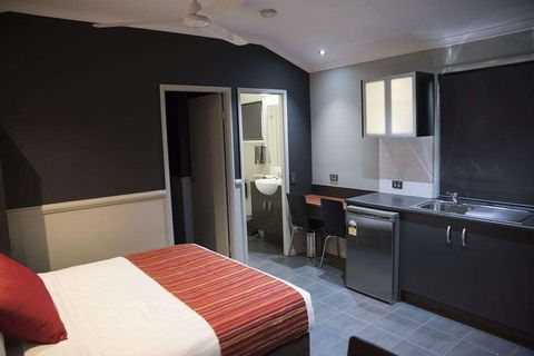 The Rocks Motel - Accommodation Sunshine Coast 4