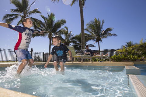 Sarina Beach Motel - Accommodation Sunshine Coast 3