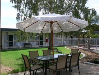 Warrina Motor Inn - Accommodation Sunshine Coast 1