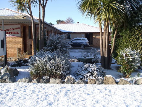 Snowdream Motel - Accommodation Sunshine Coast 0