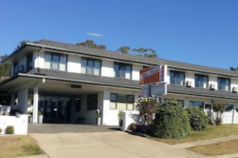 White Manor Motel - Accommodation Sunshine Coast 0