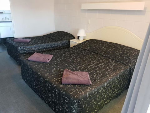 Warrego Motel - Accommodation Sunshine Coast 2