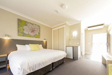 Cowra Services Club Motel - Accommodation Sunshine Coast 3