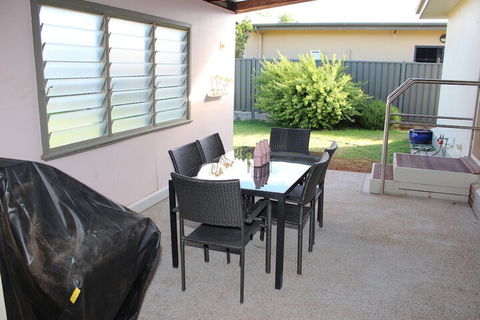 Indulge Homes - 77 Olive - Accommodation Sunshine Coast 5