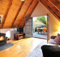 Santosa Cottage - Accommodation Sunshine Coast