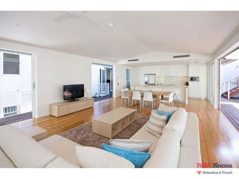 14 Little Cove Road - Accommodation Sunshine Coast 5