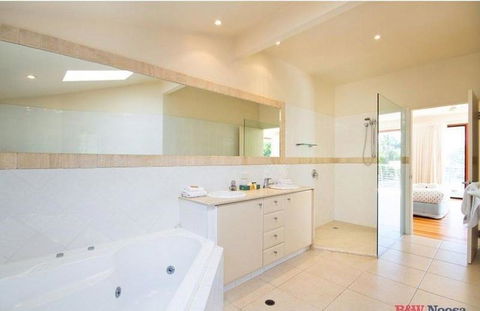 14 Ravenwood Drive - Accommodation Sunshine Coast 4