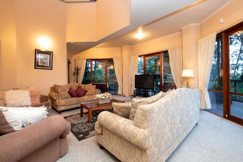 Risehill House - Accommodation Sunshine Coast 2