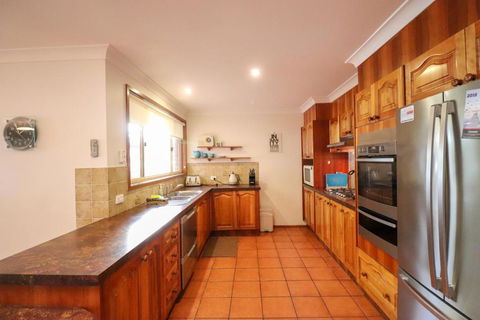 Kingfisher LakeHouse - Accommodation Sunshine Coast 5