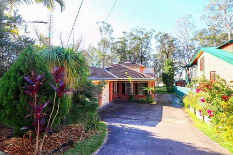 Kingfisher LakeHouse - Accommodation Sunshine Coast 3