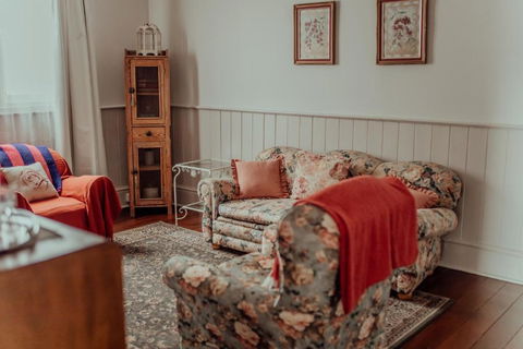 Bluebird Cottage - Accommodation Sunshine Coast 2