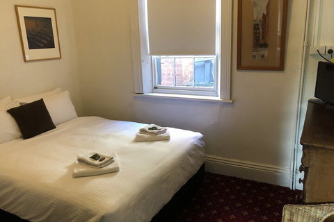 Corner Hotel Alexandra - Accommodation Sunshine Coast 5