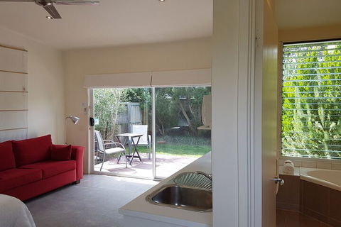 Springtide Studio Apartments - Accommodation Sunshine Coast 6