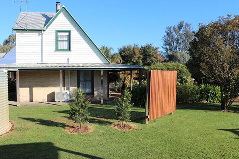 Elinike Guest Cottages - Accommodation Sunshine Coast 2