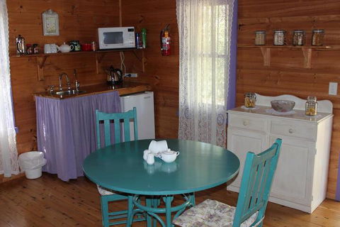 Elinike Guest Cottages - Accommodation Sunshine Coast 1