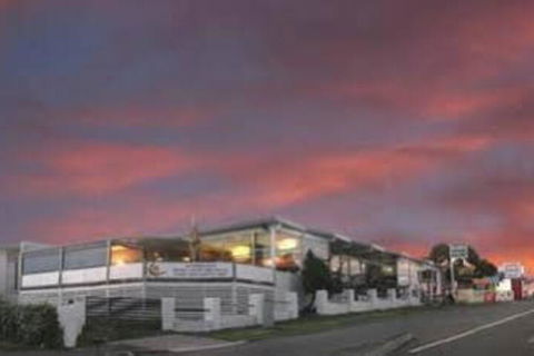 Bridport Bay Inn - Accommodation Sunshine Coast 0