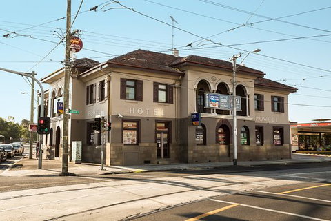 Castello's Powell Hotel - Accommodation Sunshine Coast 0