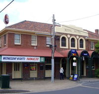 Royal Hotel - Accommodation Sunshine Coast
