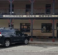 Country Club Hotel - Accommodation Sunshine Coast