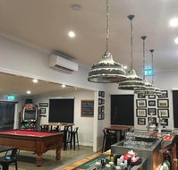 Hearn's Meredith Hotel - Accommodation Sunshine Coast